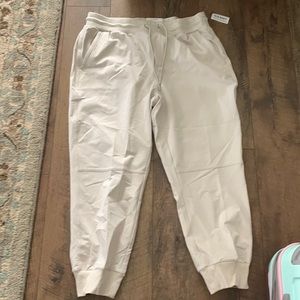 cream color lg jogger!